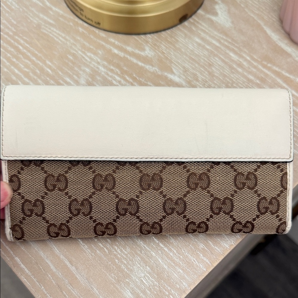 Gucci Beige GG Monogram Wallet with Gold Heart Logo - Picture 5 of 6